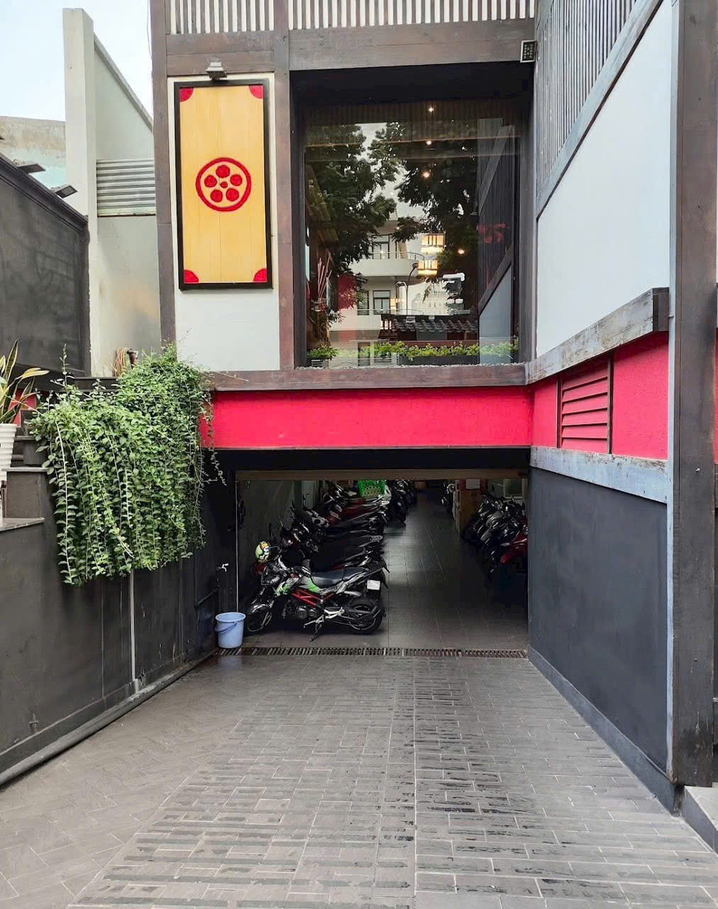 Nhà phố mặt tiền Trần Quốc Thảo — hình 5