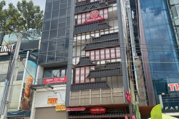 Building Cách Mạng Tháng Tám — hình 4