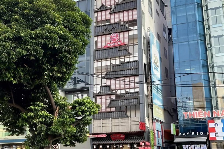 Building Cách Mạng Tháng Tám — hình 6
